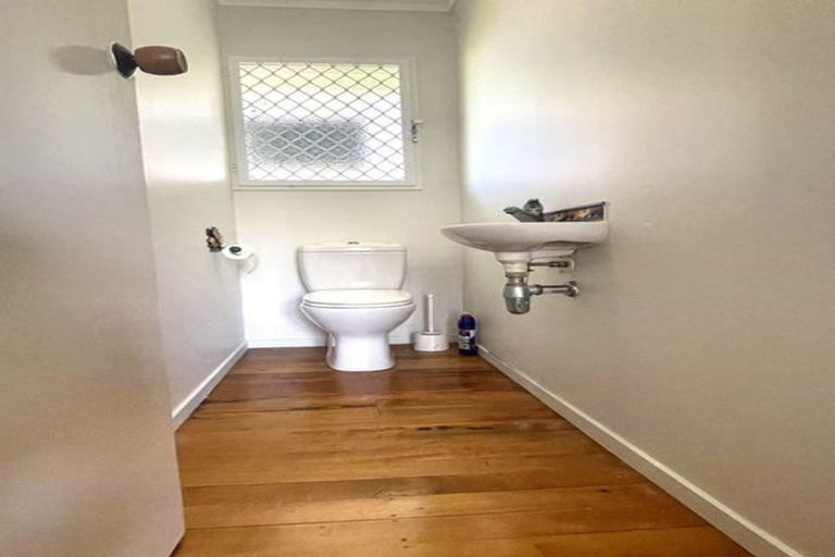 Photo of property in 6 Raines Avenue, Forrest Hill, Auckland, 0620