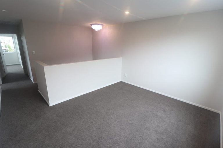 Photo of property in 2b Crystal Avenue, Te Atatu South, Auckland, 0602