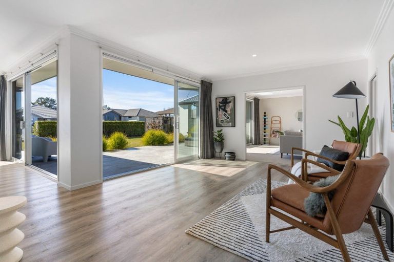 Photo of property in 1 Charlotte Drive, Omokoroa, 3114