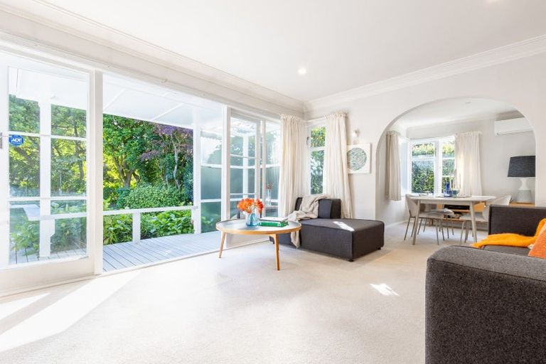 Photo of property in 28 Karu Crescent, Waikanae, 5036