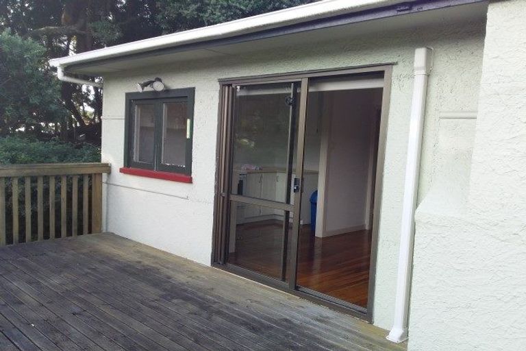 Photo of property in 28 Pitau Road, Mount Maunganui, 3116