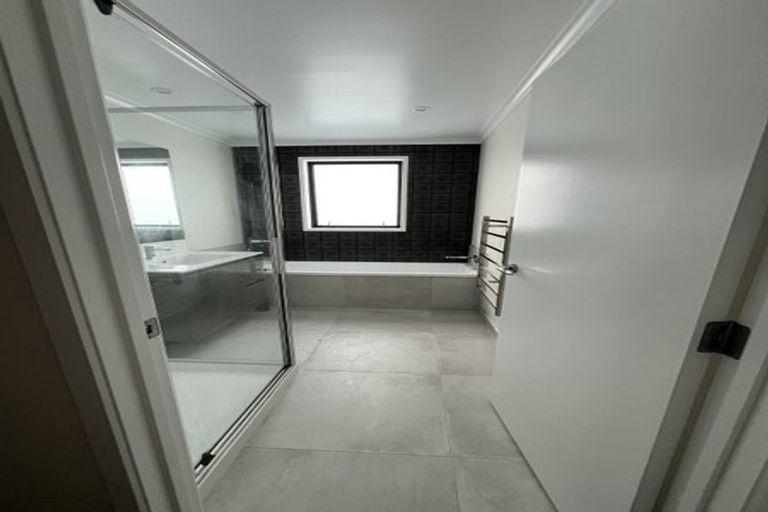 Photo of property in 32 Raranga Lane, Hobsonville, Auckland, 0616