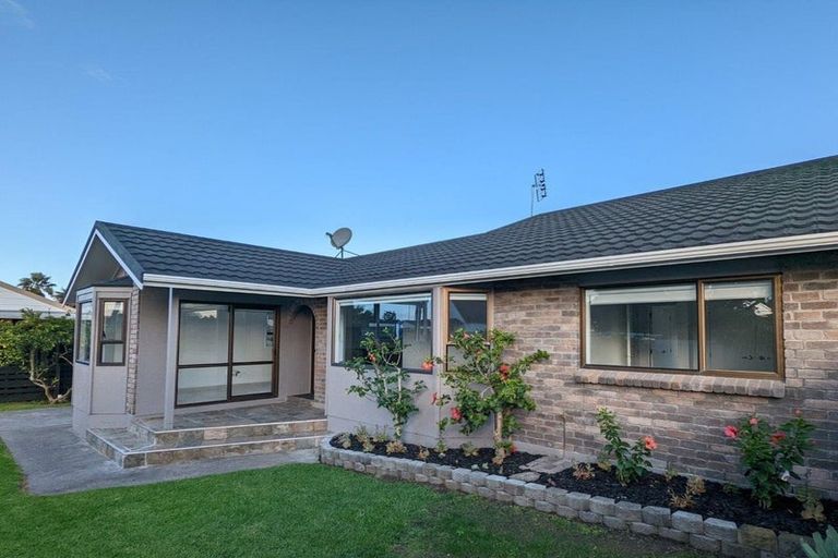 Photo of property in 6a Beach Road, Orewa, 0931