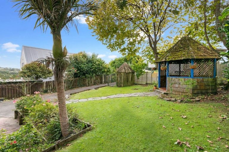 Photo of property in 2/20 Coroglen Avenue, Birkenhead, Auckland, 0626