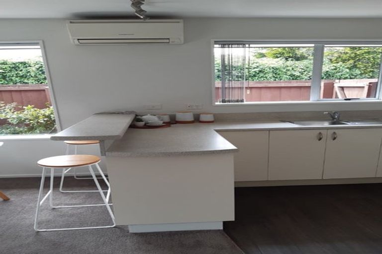 Photo of property in 2/43 Northcote Road, Northcote, Christchurch, 8052