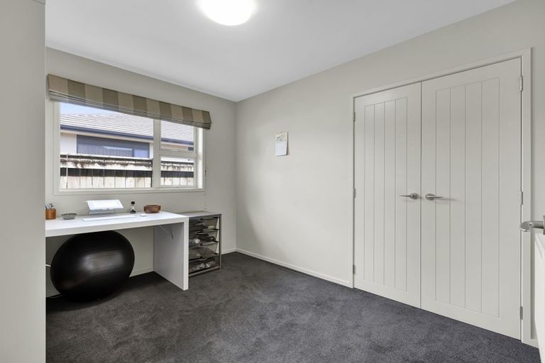 Photo of property in 32 Redwood Crescent, Hurdon, New Plymouth, 4310