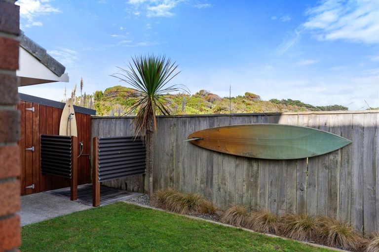 Photo of property in 8 Scott Avenue, Otaki Beach, Otaki, 5512