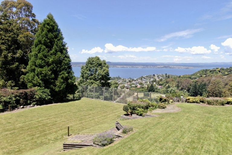 Photo of property in 65 Te Moenga Park, Acacia Bay, Taupo, 3330