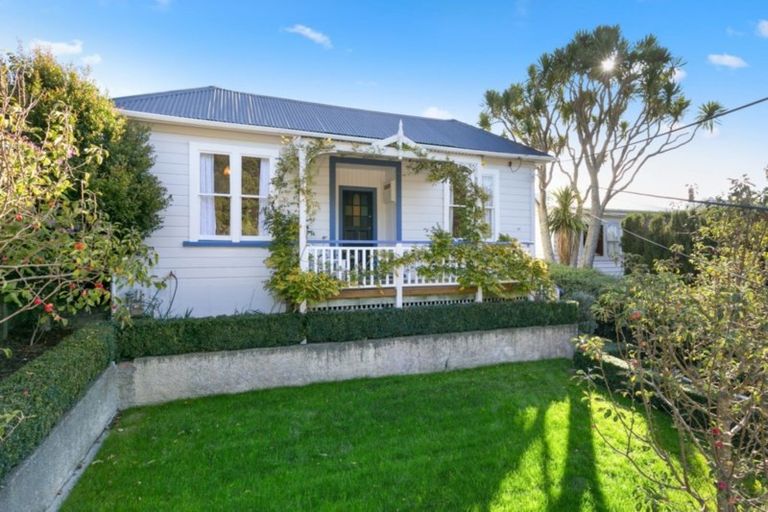 Photo of property in 56 Edinburgh Terrace, Berhampore, Wellington, 6023