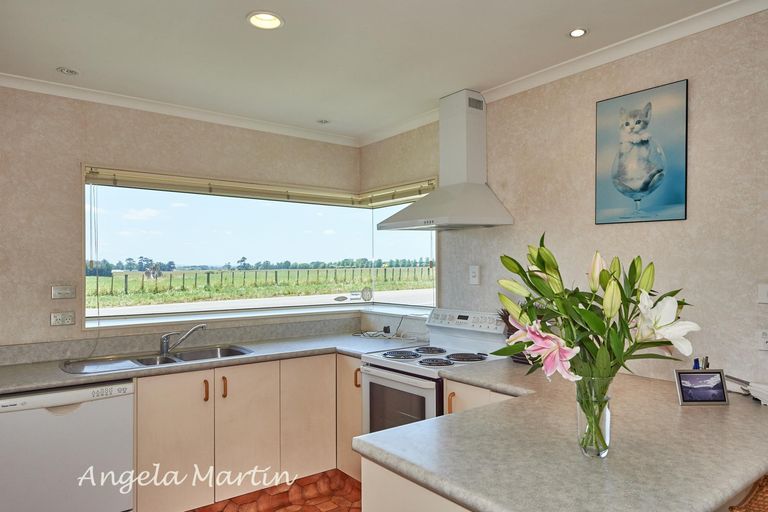 Photo of property in 96 Kelvin Grove Road, Kelvin Grove, Palmerston North, 4414