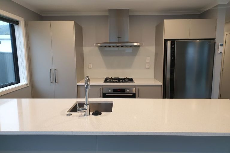 Photo of property in 27 Kaki Drive, Kenepuru, Porirua, 5022