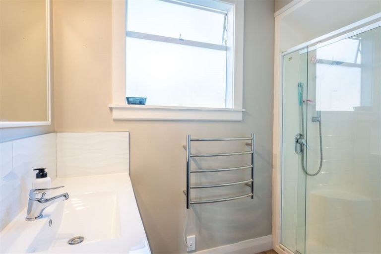 Photo of property in 28 Solway Street, Holmes Hill, Oamaru, 9401