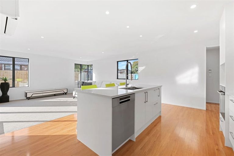 Photo of property in 15a Hooker Avenue, Bryndwr, Christchurch, 8053