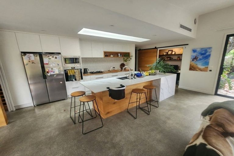 Photo of property in 11 Laing Crescent, Heathcote Valley, Christchurch, 8022