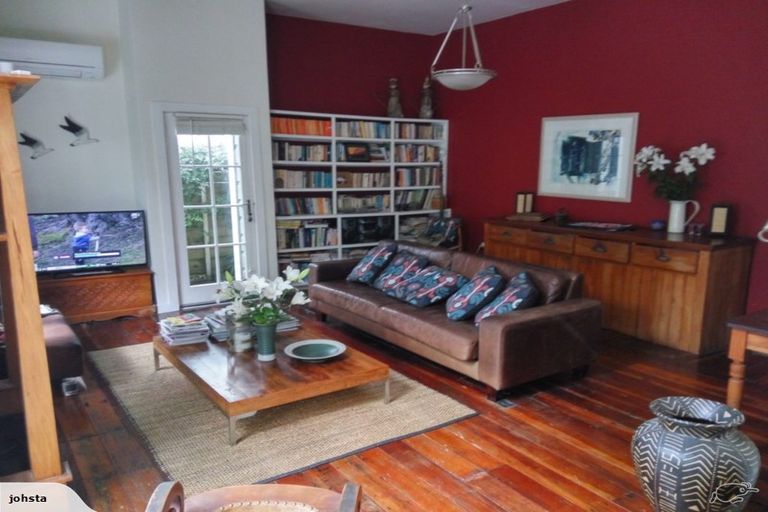 Photo of property in 1/139 Kelburn Parade, Kelburn, Wellington, 6012