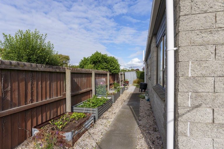 Photo of property in 14 Howe Street, New Brighton, Christchurch, 8083