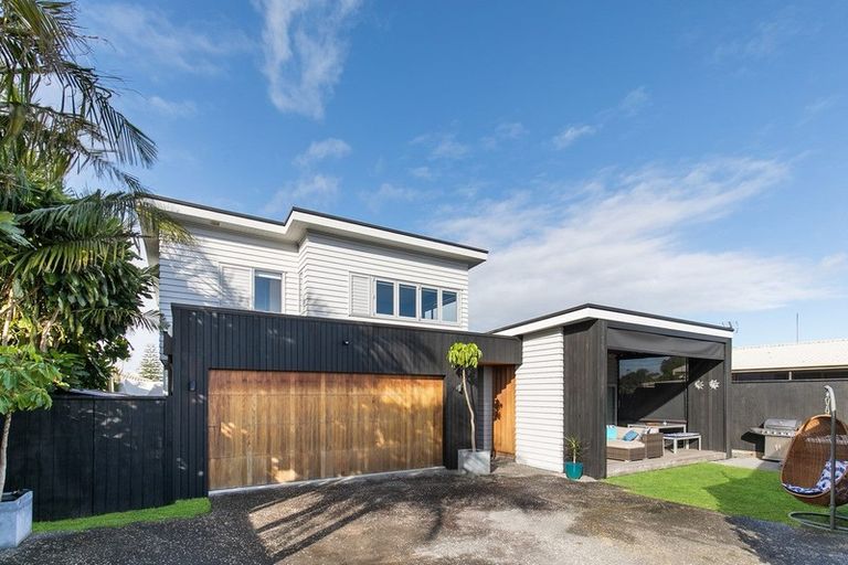 Photo of property in 4a Ross Crescent, Orewa, 0931