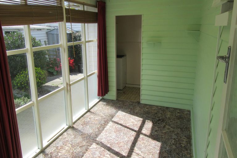 Photo of property in 16 Harris Street, Waimate, 7924