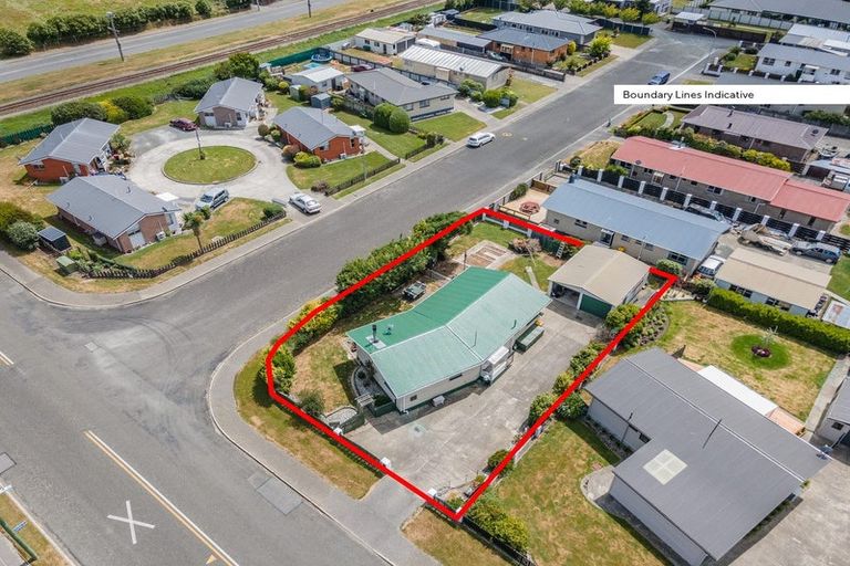 Photo of property in 66 Renfrew Street, Waikiwi, Invercargill, 9810