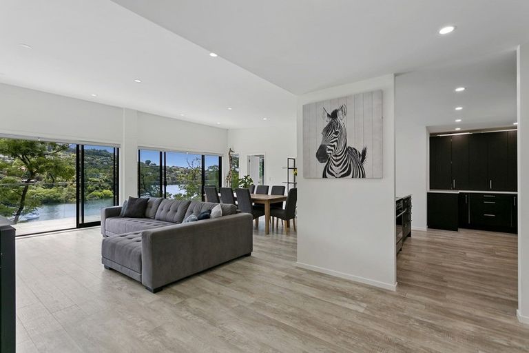 Photo of property in 19 Parawera Drive, Acacia Bay, Taupo, 3330