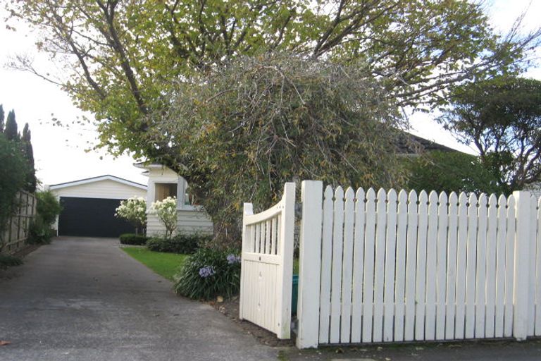Photo of property in 12 Anderson Grove, Epuni, Lower Hutt, 5011