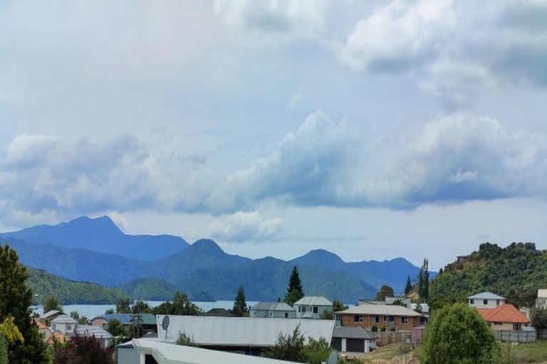 Photo of property in 11 Rimu Terrace, Waikawa, Picton, 7220