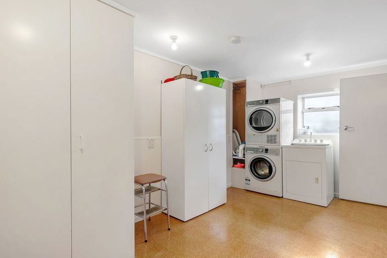 Photo of property in 4 Ranui Terrace, Tawa, Wellington, 5028