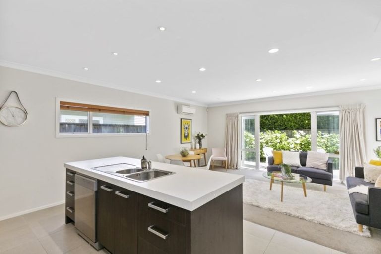 Photo of property in 46a Parkvale Road, Karori, Wellington, 6012