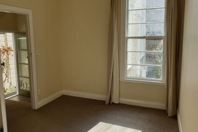 Photo of property in 76 Tinakori Road, Thorndon, Wellington, 6011