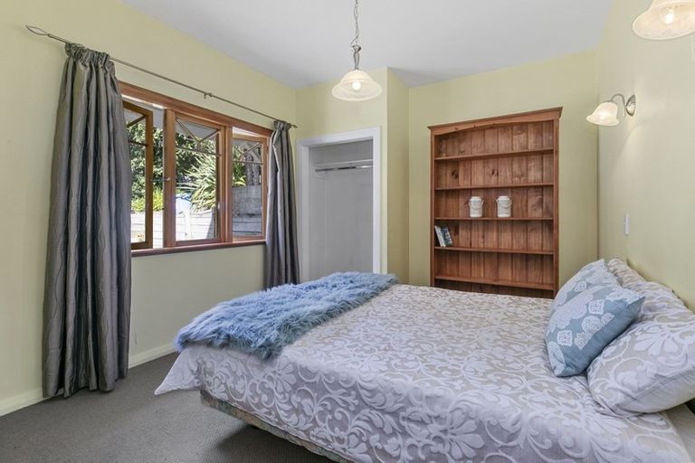 Photo of property in 6 Marama Terrace, Eastbourne, Lower Hutt, 5013