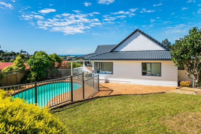 Photo of property in 129 Stapleford Crescent, Browns Bay, Auckland, 0630