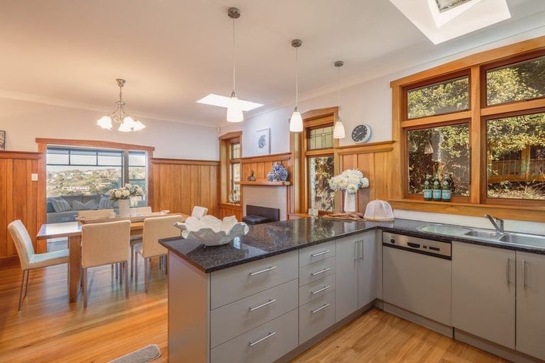 Photo of property in 94 Mount Pleasant Road, Mount Pleasant, Christchurch, 8081