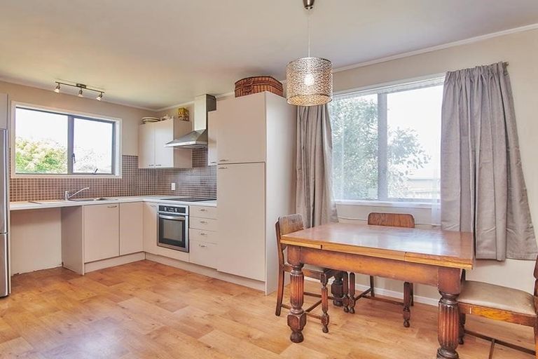 Photo of property in 14 Palmers Road, Clendon Park, Auckland, 2103