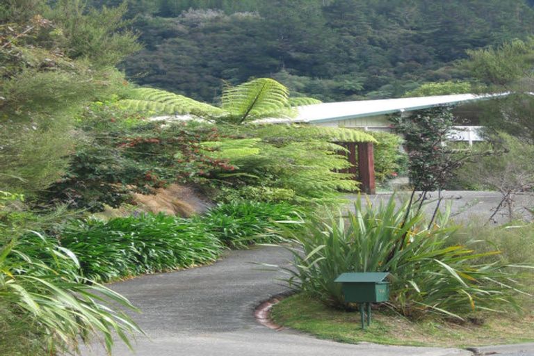 Photo of property in 18a Forest Road, Pinehaven, Upper Hutt, 5019