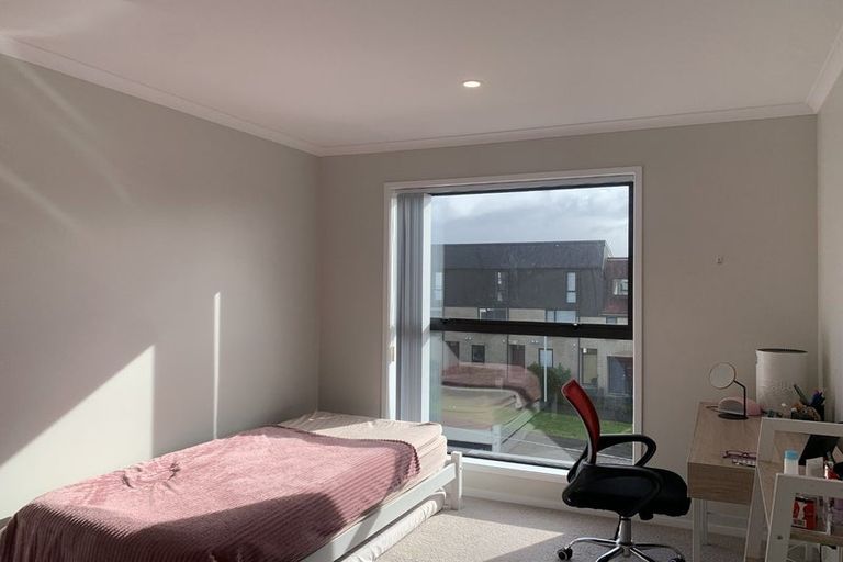 Photo of property in 5/4 Matimati Place, Hobsonville, Auckland, 0616