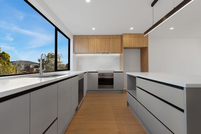 Photo of property in 4202d Great North Road, Glendene, Auckland, 0602