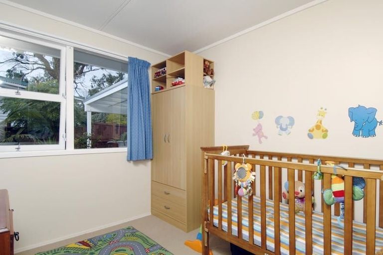 Photo of property in 14 Madison Place, Forrest Hill, Auckland, 0620