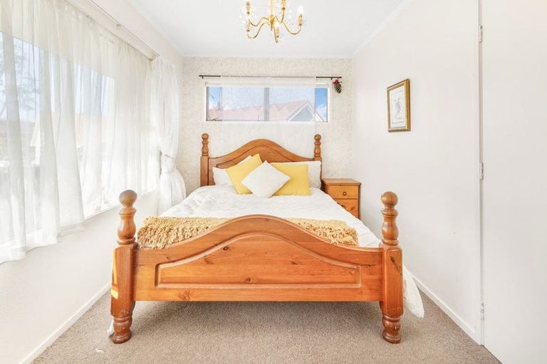 Photo of property in 32 Chedworth Avenue, Chedworth, Hamilton, 3210