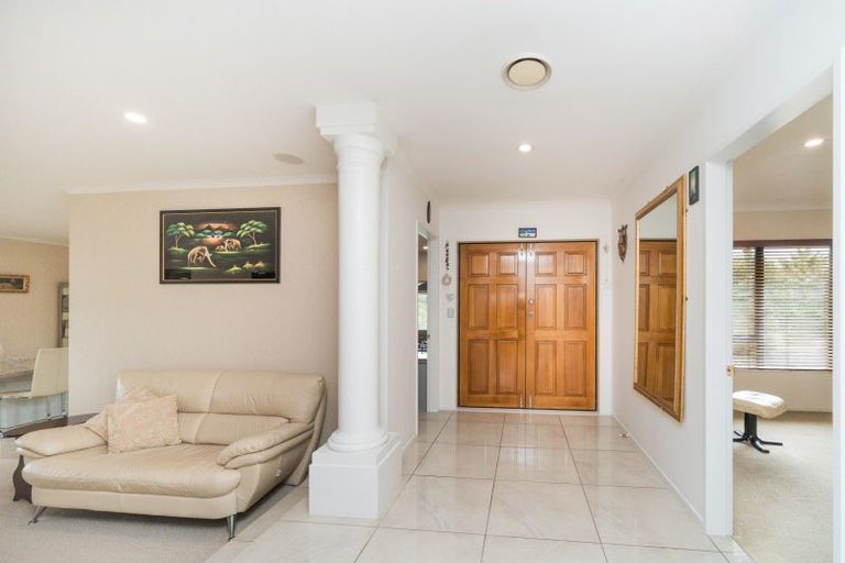 Photo of property in 54 Cashmere Drive, Fitzherbert, Palmerston North, 4410