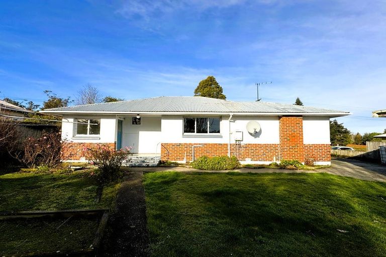 Photo of property in 71 Essex Street, Balclutha, 9230