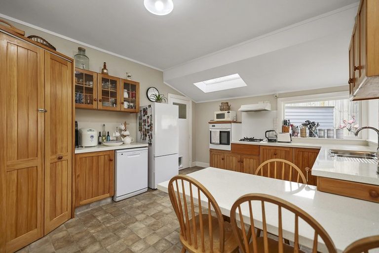 Photo of property in 20 Henui Street, Strandon, New Plymouth, 4312