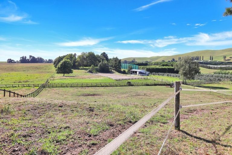 Photo of property in 95 Ohinepanea Road, Pukehina, Te Puke, 3186