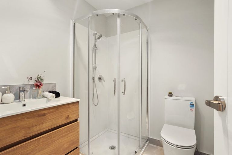 Photo of property in 8/10 Newington Road, Henderson, Auckland, 0612