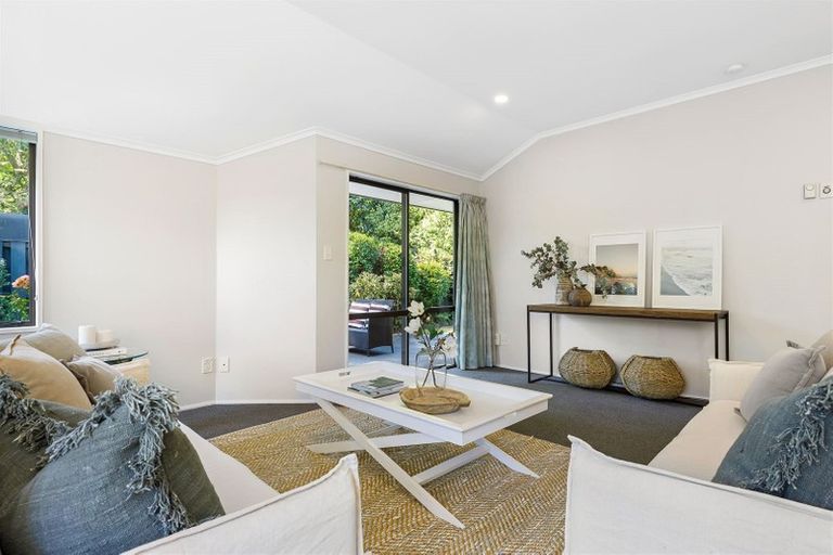 Photo of property in 8 Castle Way, Beckenham, Christchurch, 8023