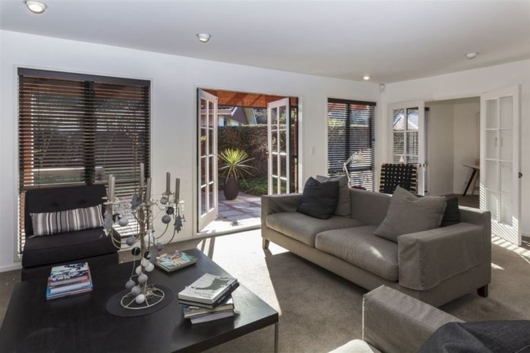 Photo of property in 100a Fendalton Road, Fendalton, Christchurch, 8014