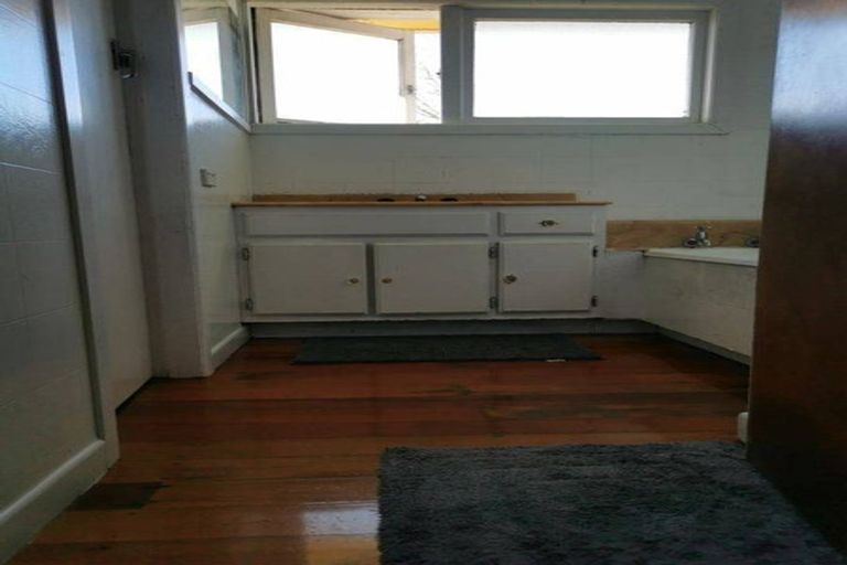 Photo of property in 35 Berkley Avenue, Hillcrest, Hamilton, 3216