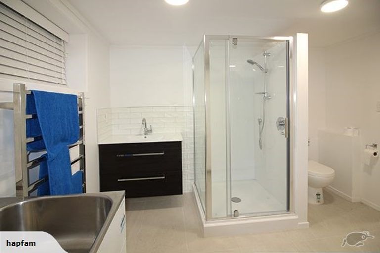 Photo of property in 1/49 Brigantine Drive, Beach Haven, Auckland, 0626