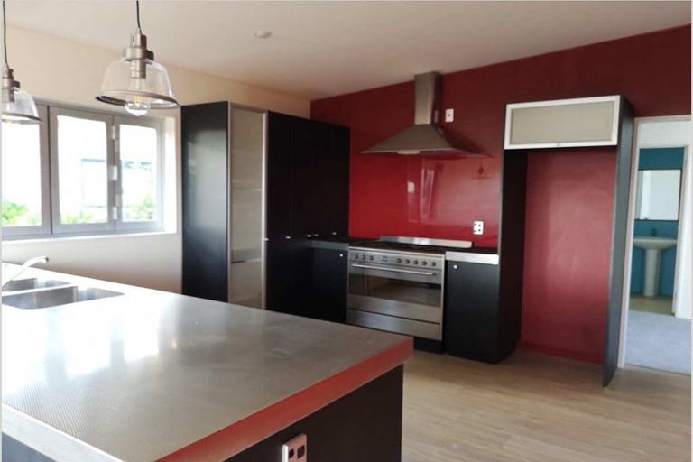 Photo of property in 657 Beach Road, Rothesay Bay, Auckland, 0630