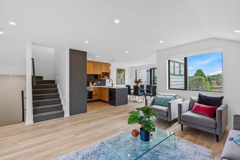 Photo of property in 7/13 Fairdale Place, Birkdale, Auckland, 0626