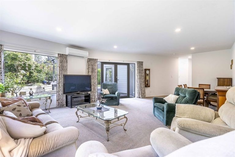 Photo of property in 10 Mistral Place, West Harbour, Auckland, 0618